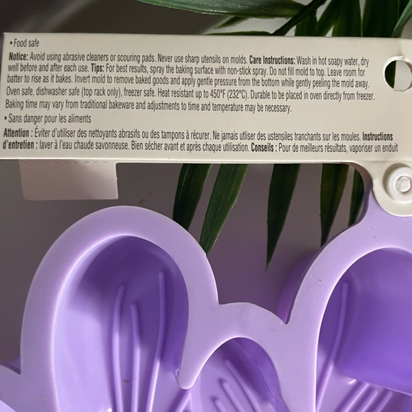 Easter Silicone Cake Molds Bakeware, Set of 2 : Bunny Rabbit and Carrots - NWT - Picture 8 of 8